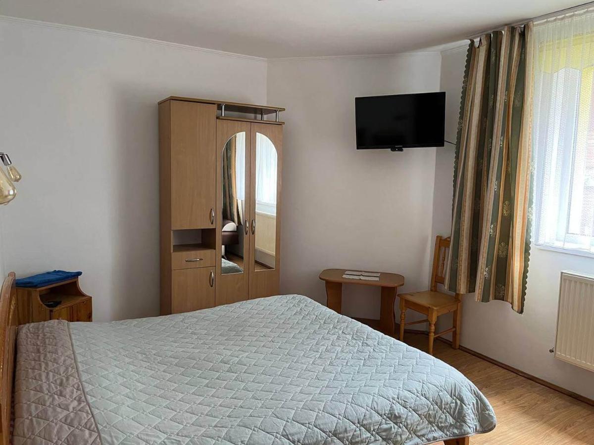 Oskolok Dovbusha Mini-Hotel ヤレムチャ エクステリア 写真