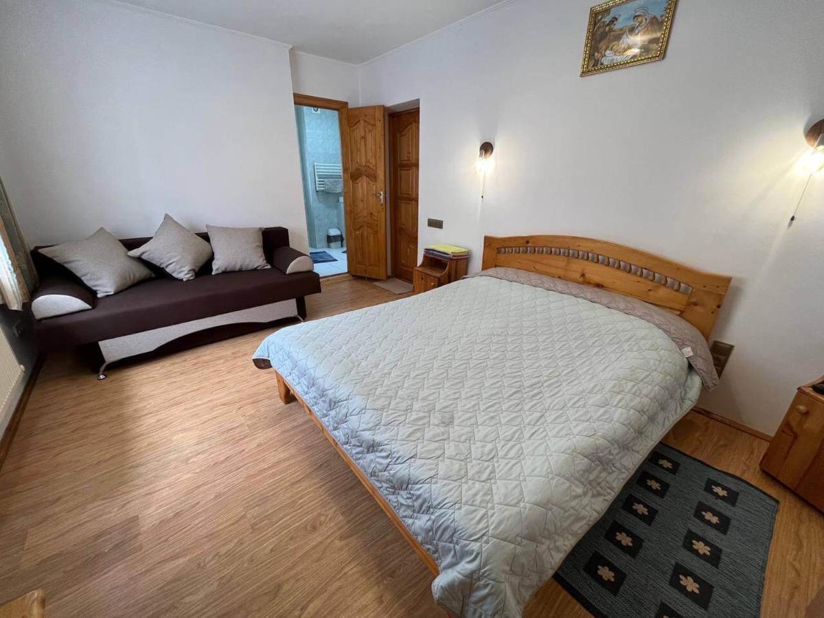 Oskolok Dovbusha Mini-Hotel ヤレムチャ エクステリア 写真